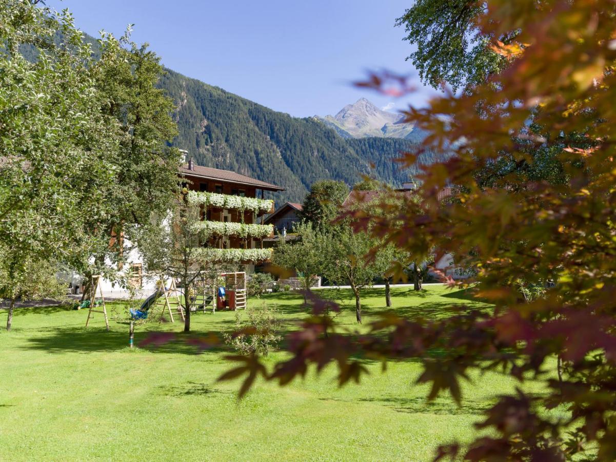 Hof Neuhaus Apartment Mayrhofen Exterior foto