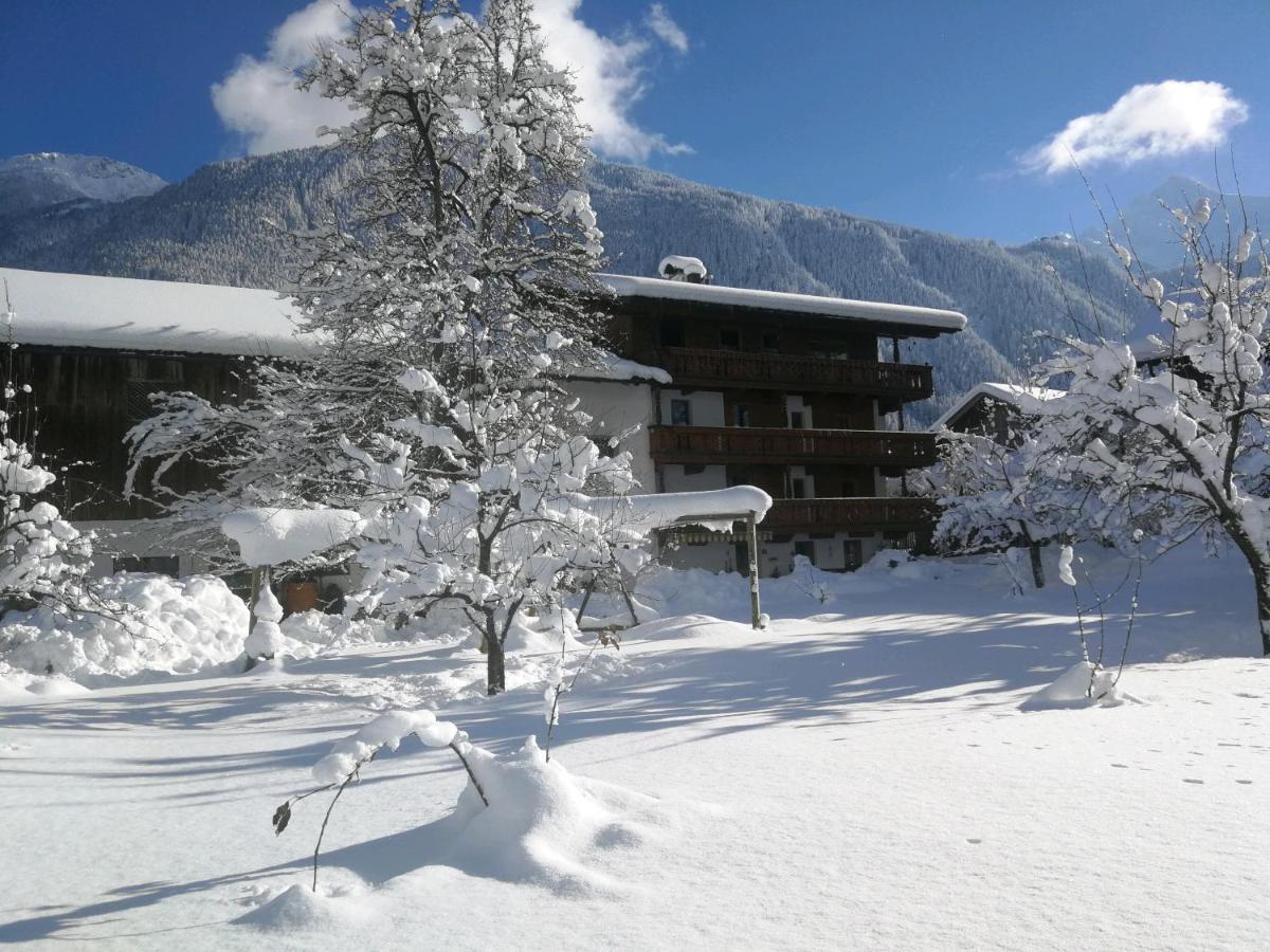 Hof Neuhaus Apartment Mayrhofen Exterior foto