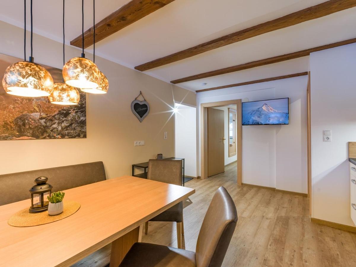 Hof Neuhaus Apartment Mayrhofen Exterior foto